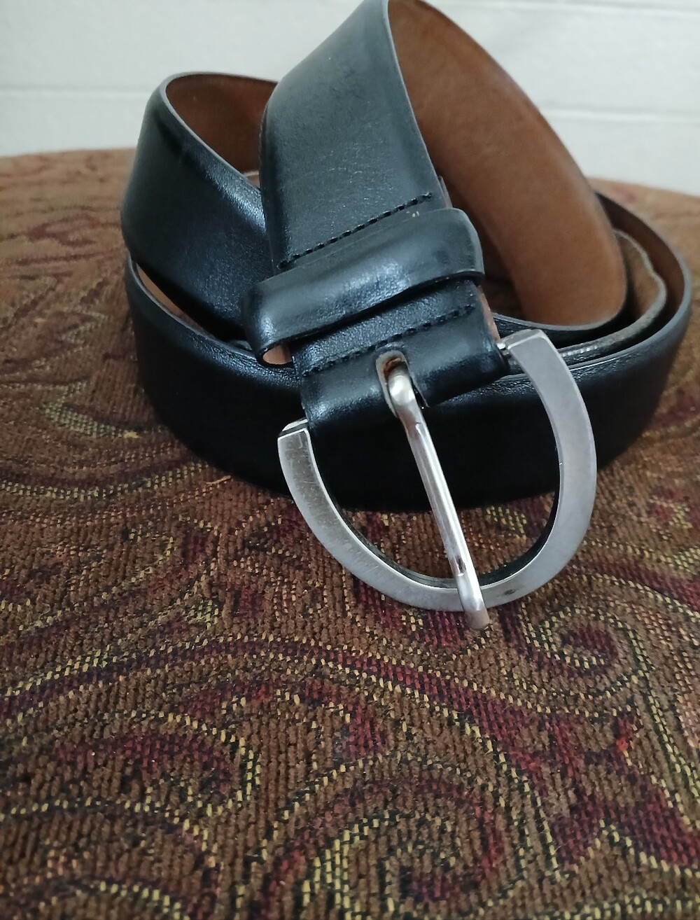 Giorgio Armani Men's Designer Black Leather Belt. Made in Italy